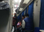 铁路卧铺卫生事件引发关注：女子月经弄脏卧铺引争议
